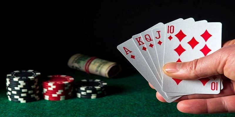 Thối bài là gì trong tiến lên? Lưu ý tránh thối bài cần nắm